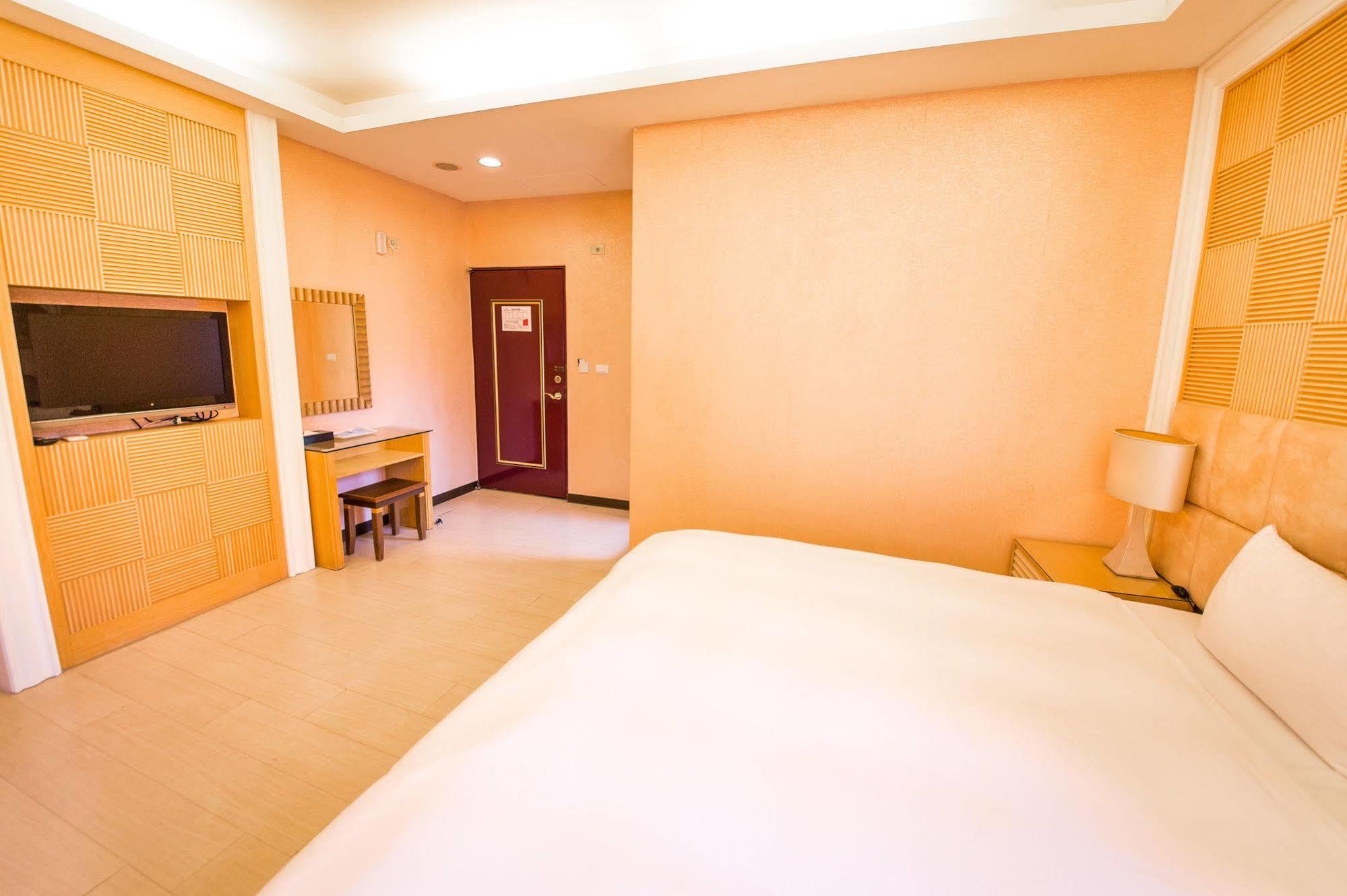 Aoike Hot Spring Hotel Jiaoxi Exteriör bild